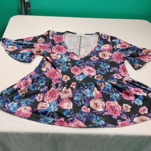 Chic Floral V-Neck Blouse in Pink and Blue